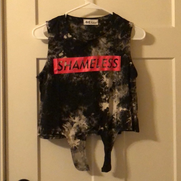 graphic crop top - Picture 2 of 3